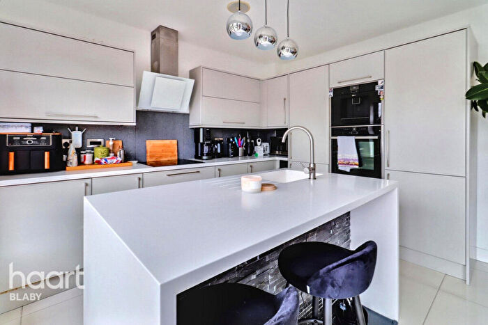 3 Bedroom Semi Detached House For Sale In Grange Drive, Leicester, LE2