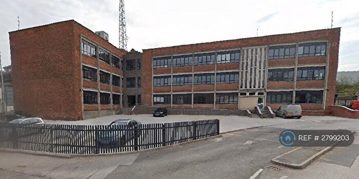 2 Bedroom Flat To Rent In Lime Tree Place, Mansfield, NG18