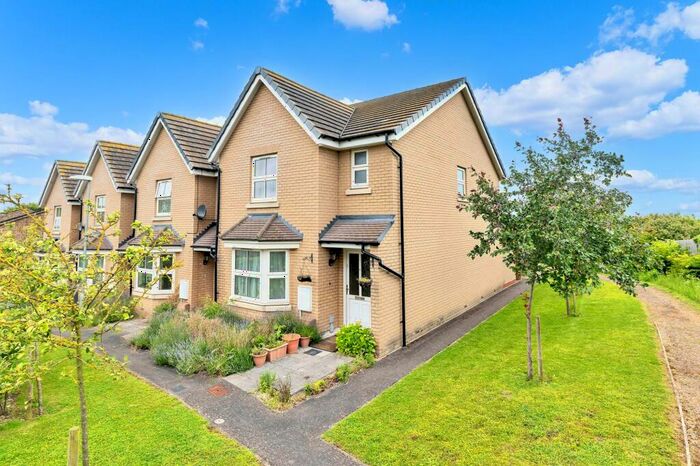 3 Bedroom End Of Terrace House For Sale In Tynan Close, Royston, SG8