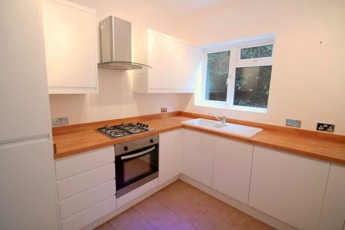 2 Bedroom Flat To Rent In Amelia Court, Bromley, BR1