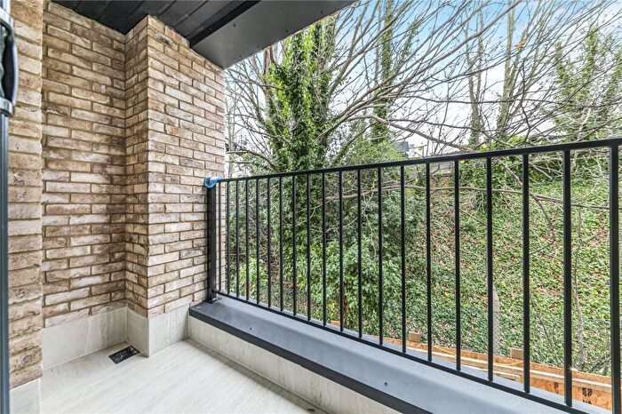 1 Bedroom Apartment For Sale In Springbank Road, London, SE13