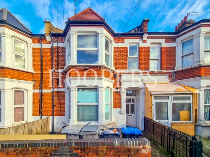 3 Bedroom Flat To Rent In West Ella Road, London, NW10