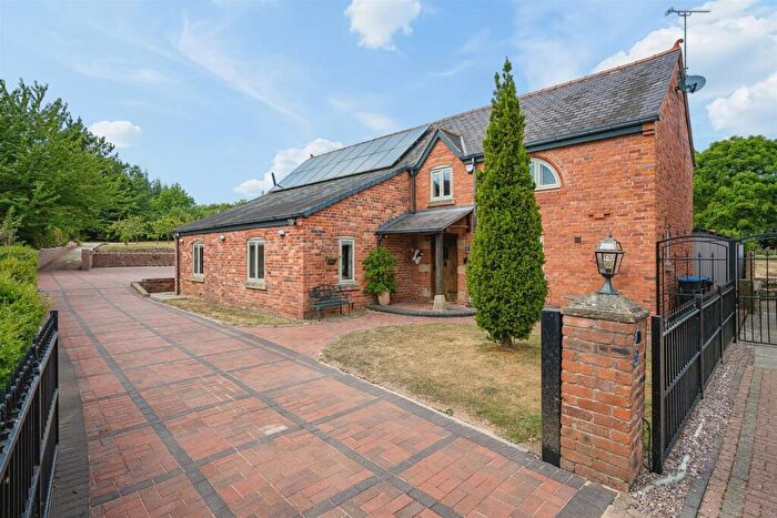 4 Bedroom Detached House For Sale In Fennant Court, Pentre Bychan, Wrexham, LL14