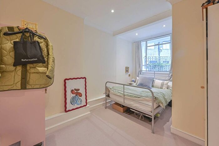 2 Bedroom Flat To Rent In St George's Drive, Pimlico, London, SW1V