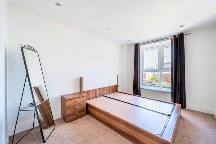 2 Bedroom Flat To Rent In The Boulevard, Imperial Wharf, London, SW6