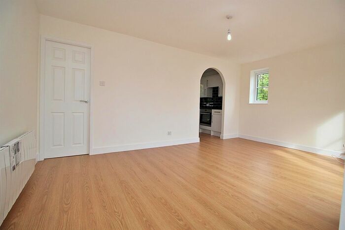 Studio To Rent In Dunnock Close, Borehamwood, WD6