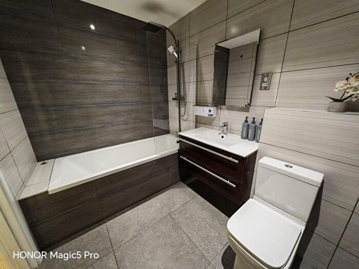 1 Bedroom Flat To Rent In Butchers Road, Supreme Point, E16