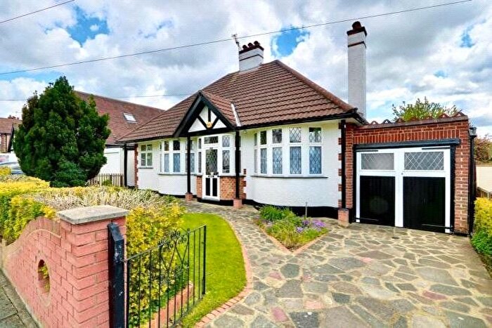 2 Bedroom Bungalow To Rent In West Hatch Manor, Ruislip, HA4