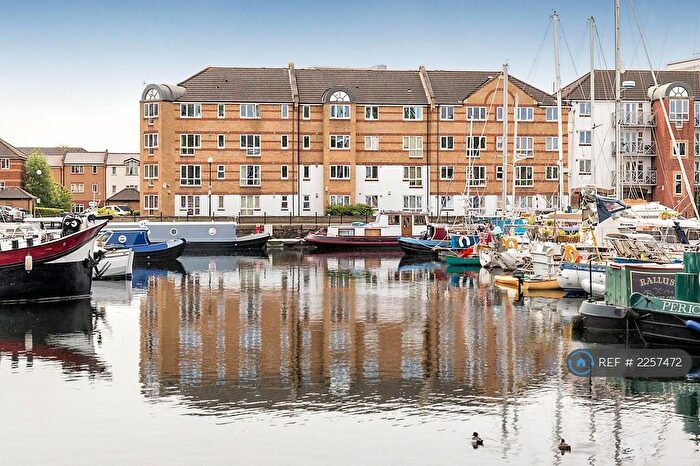 Studio To Rent In Transom Close, London, SE16