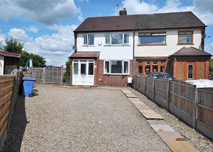 3 Bedroom Semi-Detached House For Sale In Greenside Drive, Irlam, M44