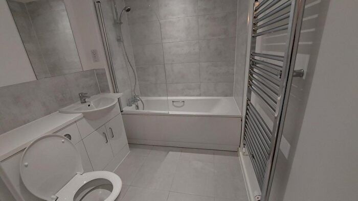 1 Bedroom Flat To Rent In Whippendell Road, Watford, WD18