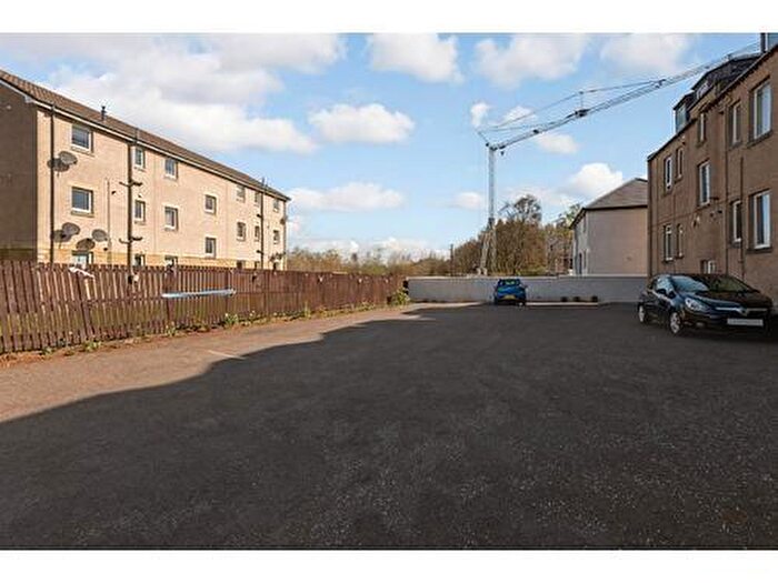 2 Bedroom Flat To Rent In Elgin Road, Cowdenbeath, KY4