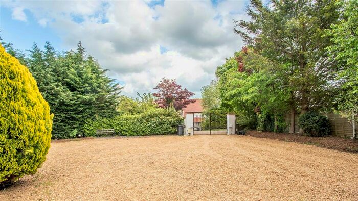 3 Bedroom Property For Sale In Cutlers Green, Thaxted, Dunmow, CM6