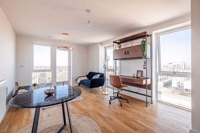 1 Bedroom Flat For Sale In Windsor Road, Slough, SL1