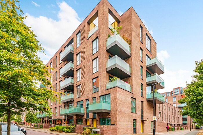 2 Bedroom Flat For Sale In Billinghurst Way, Greenwich, SE10