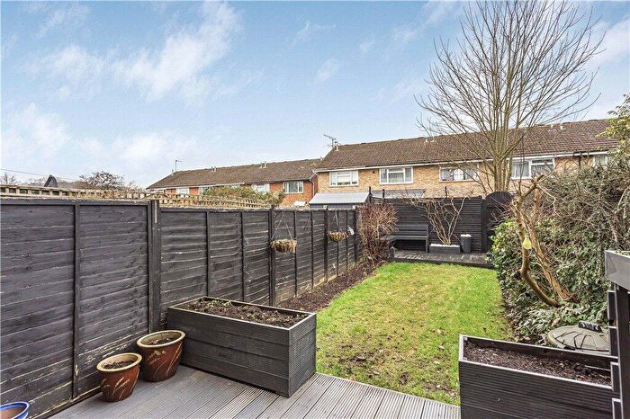2 Bedroom Terraced House For Sale In Oakfield, Woking, Surrey, GU21