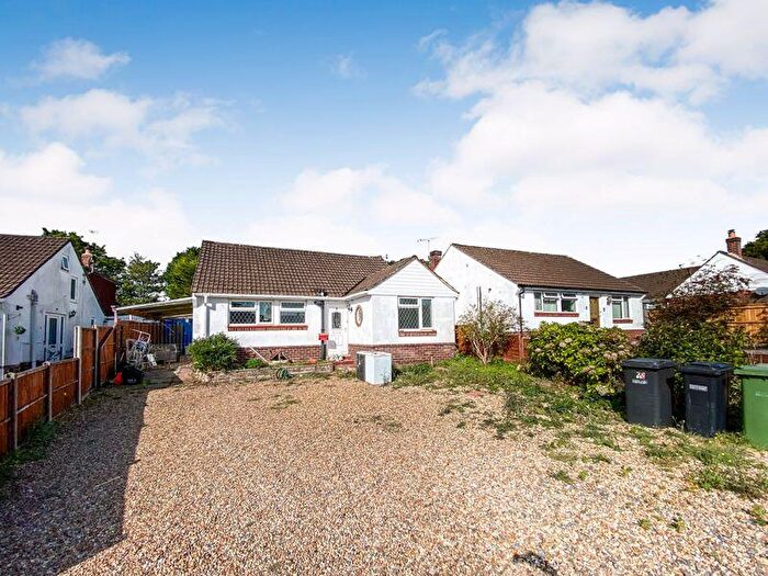 4 Bedroom Detached Bungalow For Sale In Yew Tree Close, Hedge End, SO30