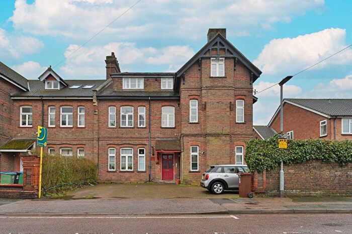 1 Bedroom Flat To Rent In Park Road, Watford, WD17