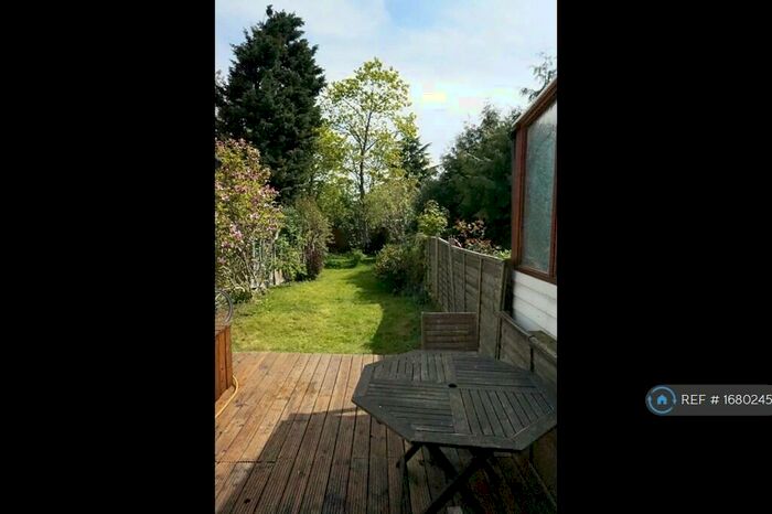 2 Bedroom Terraced House To Rent In Luton Road, London, E17