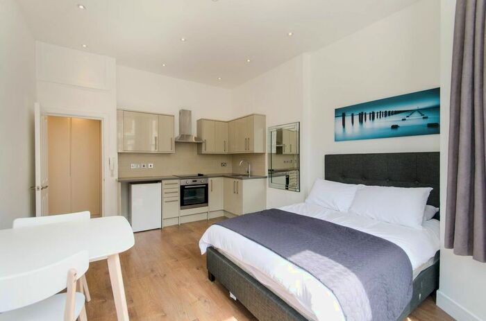 Studio To Rent In Nevern Place, Earls Court, London, SW5