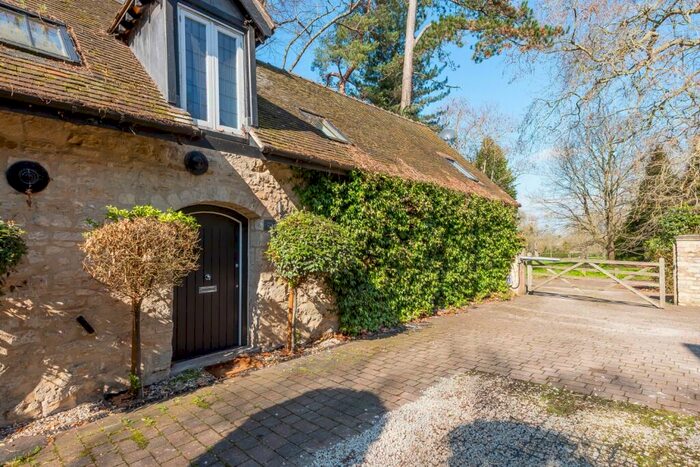3 Bedroom Detached House To Rent In Headington Road, Headington, OX3