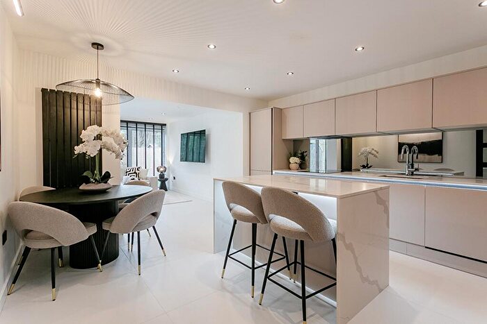 3 Bedroom Semi-Detached Bungalow For Sale In Dechmont Road, Corstorphine, Edinburgh, EH12