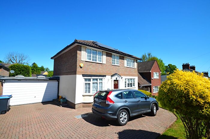 1 Bedroom Maisonette To Rent In Middle Hill, Egham, TW20