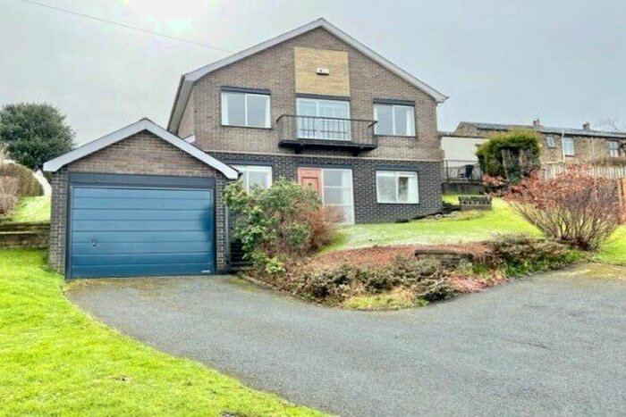 4 Bedroom Property To Rent In Bourn View Road, Huddersfield, HD4