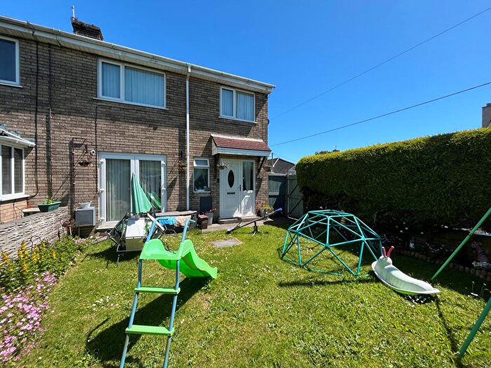 3 Bedroom Semi Detached House For Sale In Cefn Road, Cefn Cribwr, Bridgend, CF32