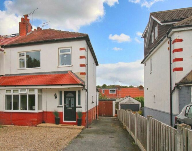3 Bedroom Semi-Detached House To Rent In Brownberrie Walk, Horsforth, Leeds, West Yorkshire, LS18