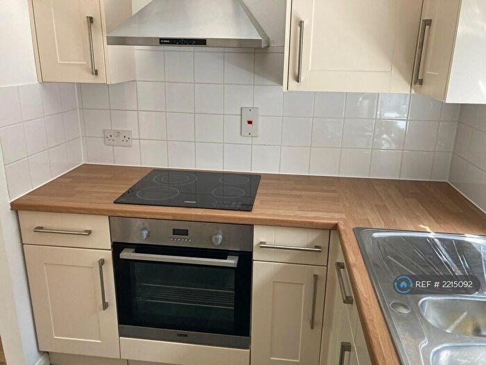 1 Bedroom Flat To Rent In Martyr Road, Guildford, GU1