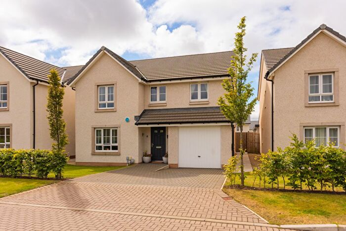 4 Bedroom Villa For Sale In Brogan Crescent, Edinburgh, EH12