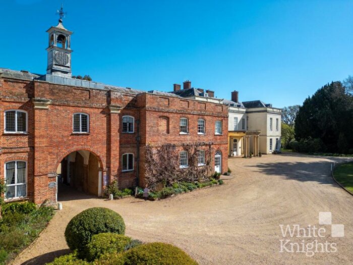 2 Bedroom Apartment For Sale In Swallowfield Park, Swallowfield, Reading, Berkshire, RG7