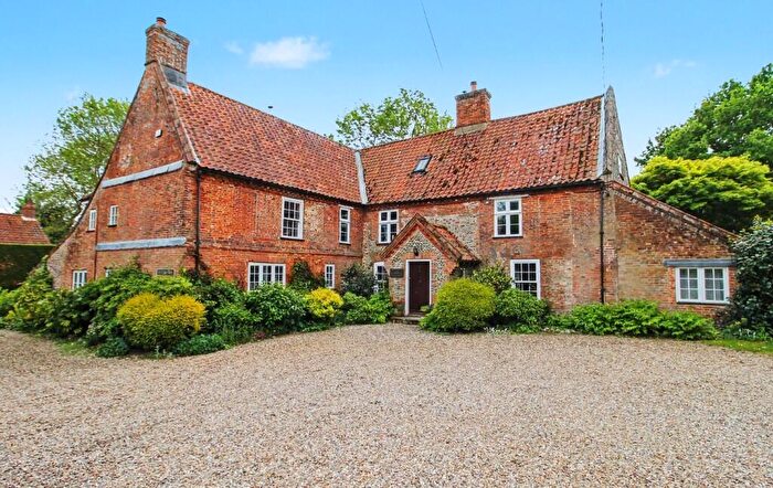 6 Bedroom Character Property For Sale In Holt Road, Edgefield, NR24