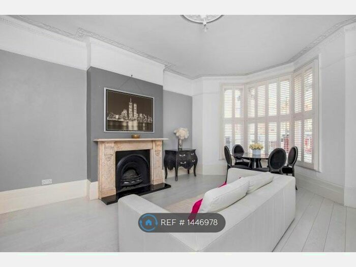 2 Bedroom Flat To Rent In Queens Road, London, SE14