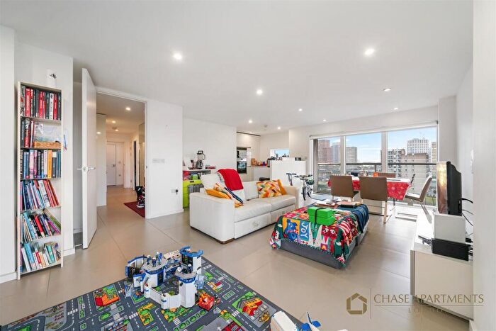 2 Bedroom Apartment To Rent In Dance Square, Clerkenwell, London, EC1V