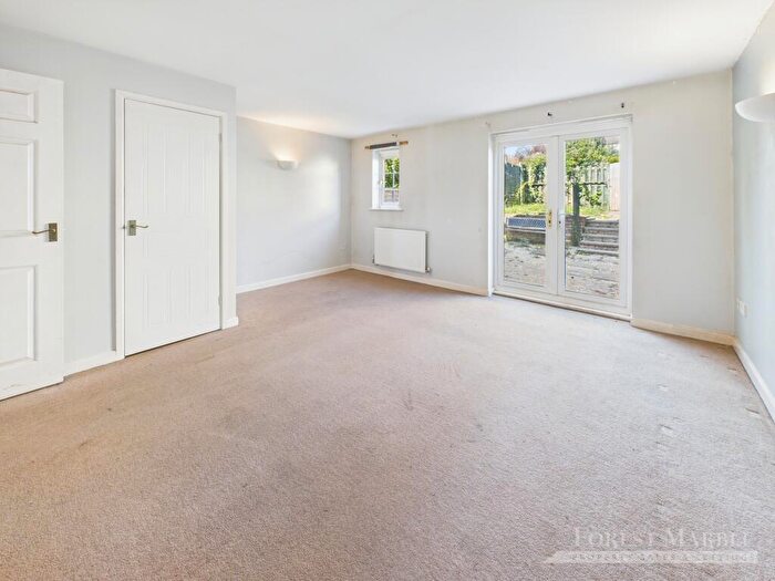 3 Bedroom End Of Terrace House For Sale In Newington Close, Frome, BA11