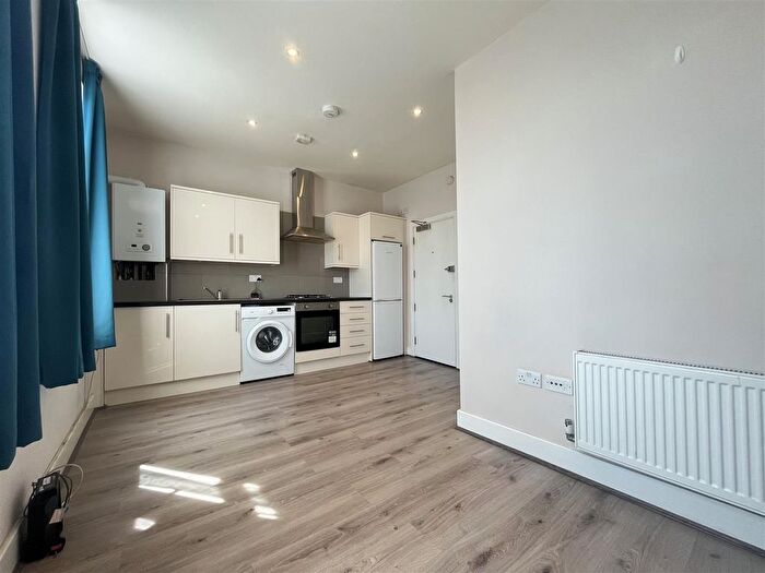 1 Bedroom Flat To Rent In Haydons Road, London, SW19