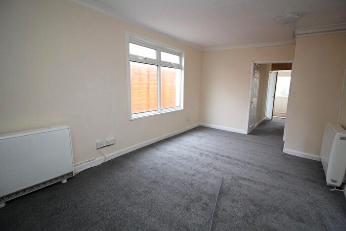 3 Bedroom Bungalow To Rent In Swift Avenue, Jaywick, Clacton-on-Sea, CO15