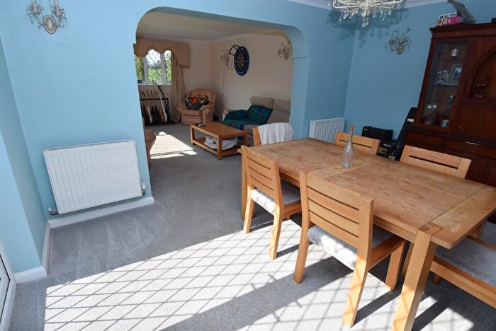 4 Bedroom Detached Bungalow For Sale In Nett Road, Shrewton, SP3