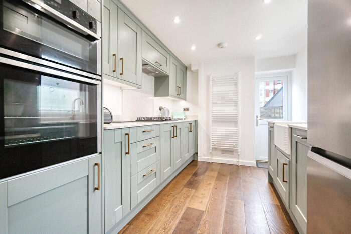 4 Bedroom Maisonette For Sale In Lansdowne Street, Hove, BN3
