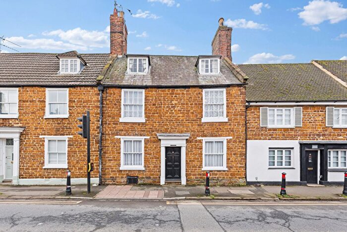 4 Bedroom Cottage For Sale In Broad Green, Wellingborough, NN8