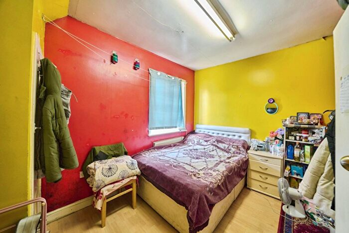 5 Bedroom Terraced House For Sale In Carlyle Avenue, Southall, UB1