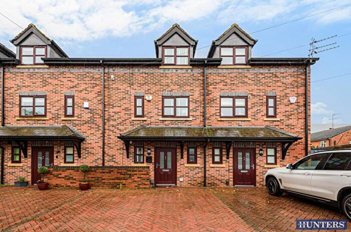 2 Bedroom Mews To Rent In Warren Drive, Swinton, Manchester, Greater Manchester, M27