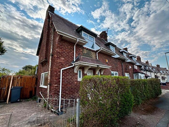 3 Bedroom Semi-Detached House To Rent In Fielding Road, Blackpool, FY1
