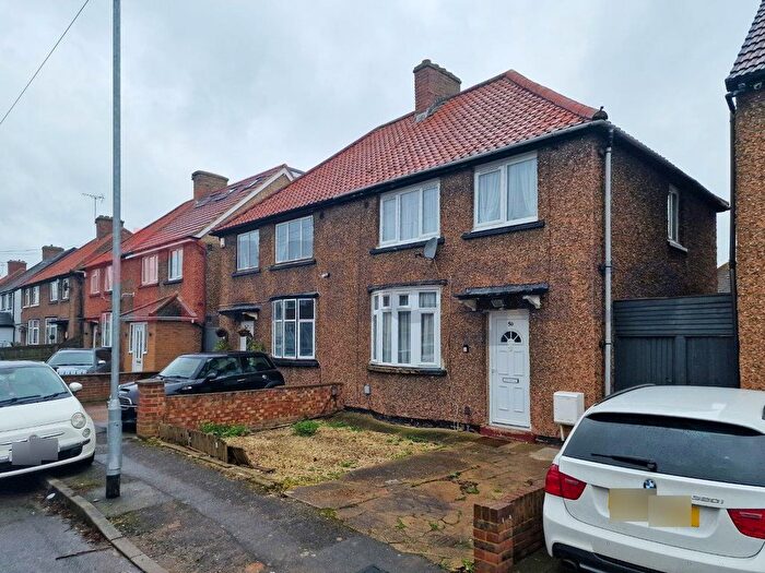 3 Bedroom End Terrace House To Rent In Commonwealth Avenue, Hayes, UB3