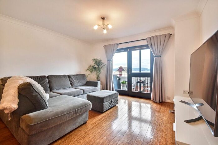 2 Bedroom Flat For Sale In James Watt Way, Inverclyde, Greenock, PA15