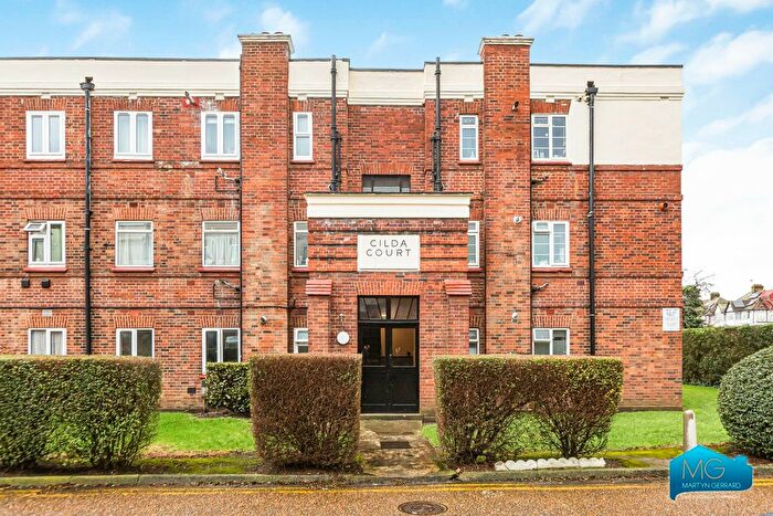 2 Bedroom Flat To Rent In Watford Way, Mill Hill, London, NW7