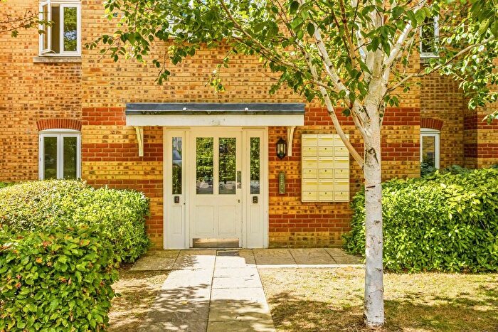 2 Bedroom Flat For Sale In Chapman Way, Haywards Heath, RH16