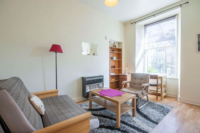 1 Bedroom Flat To Rent In L Blackfriars Street, Edinburgh, EH1